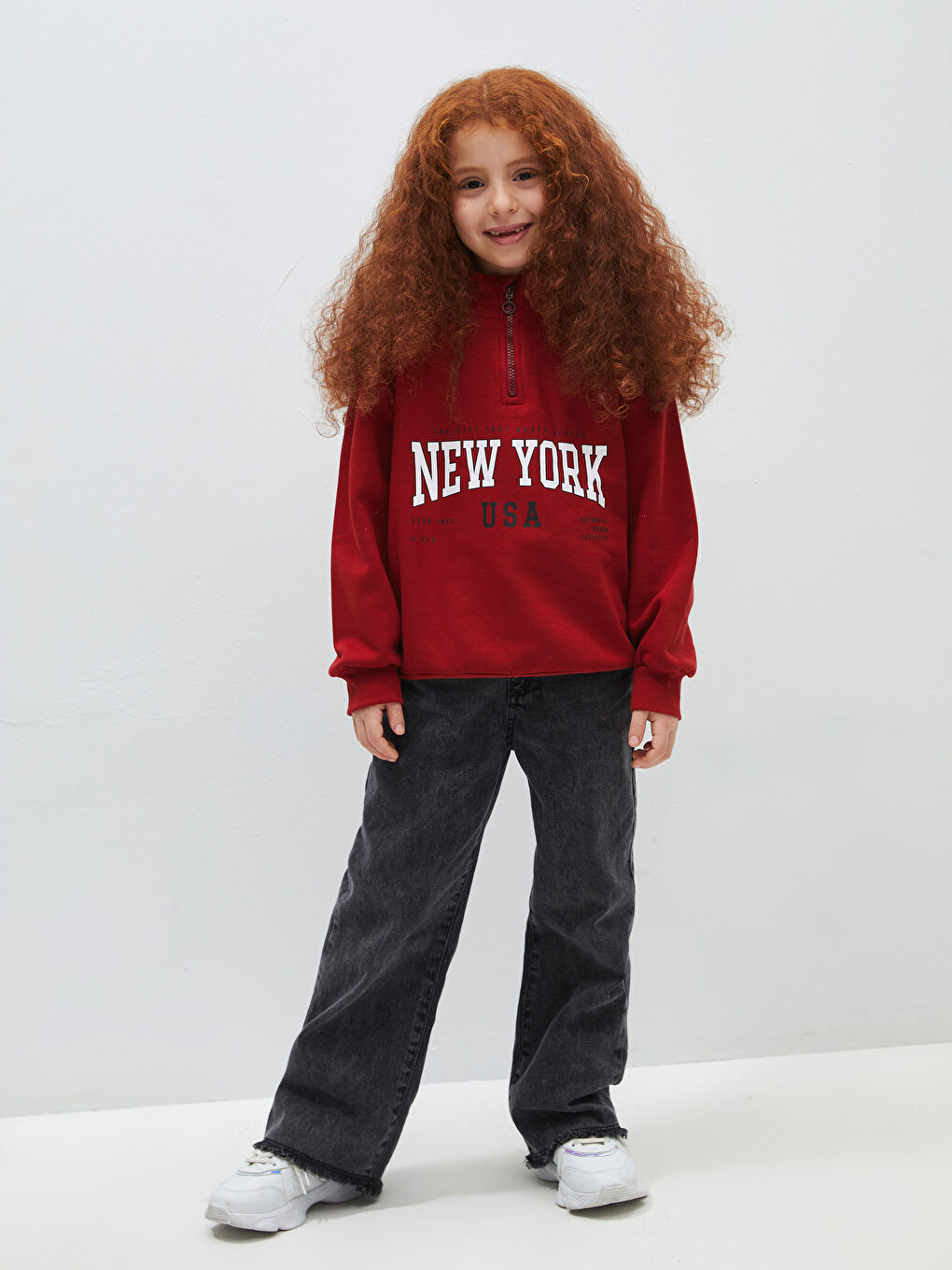 LCW Kids Koyu Kırmızı Dik Yaka Baskılı Uzun Kollu Kız Çocuk Sweatshirt - 1