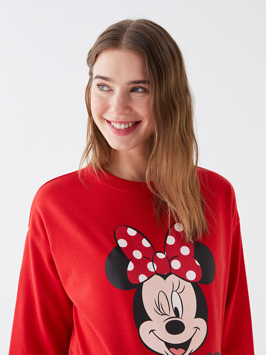 LCWAIKIKI Maternity Canlı Kırmızı Bisiklet Yaka Minnie Mouse Baskılı Uzun Kollu Hamile Sweatshirt - 2