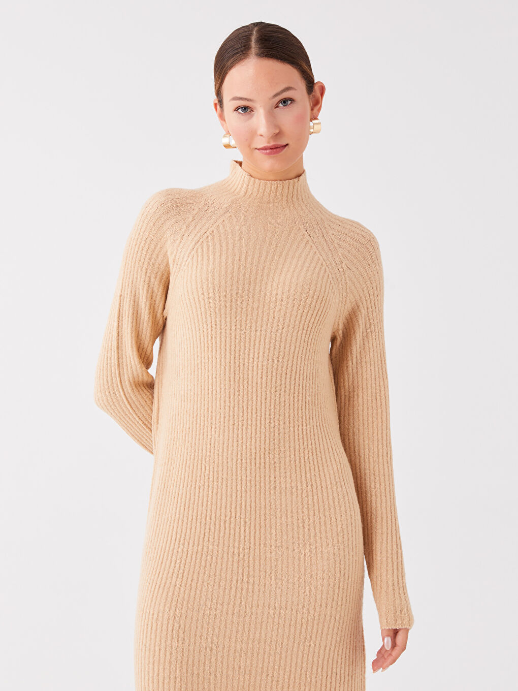 Bej Yarım Balıkçı Yaka Kendinden Desenli Uzun Kollu Kadın Triko Elbise-1