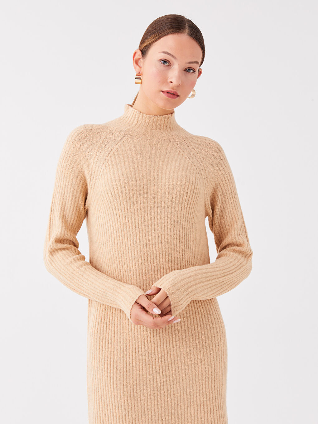 Bej Yarım Balıkçı Yaka Kendinden Desenli Uzun Kollu Kadın Triko Elbise-2