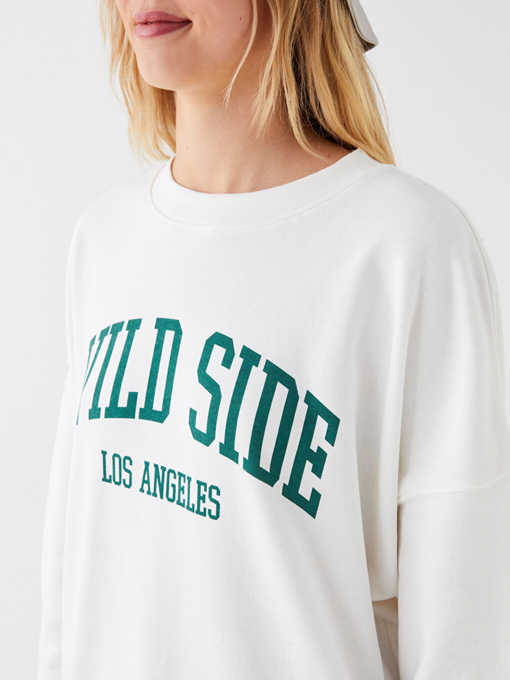 Ekru Bisiklet Yaka Baskılı Uzun Kollu Oversize Kadın Sweatshirt-3