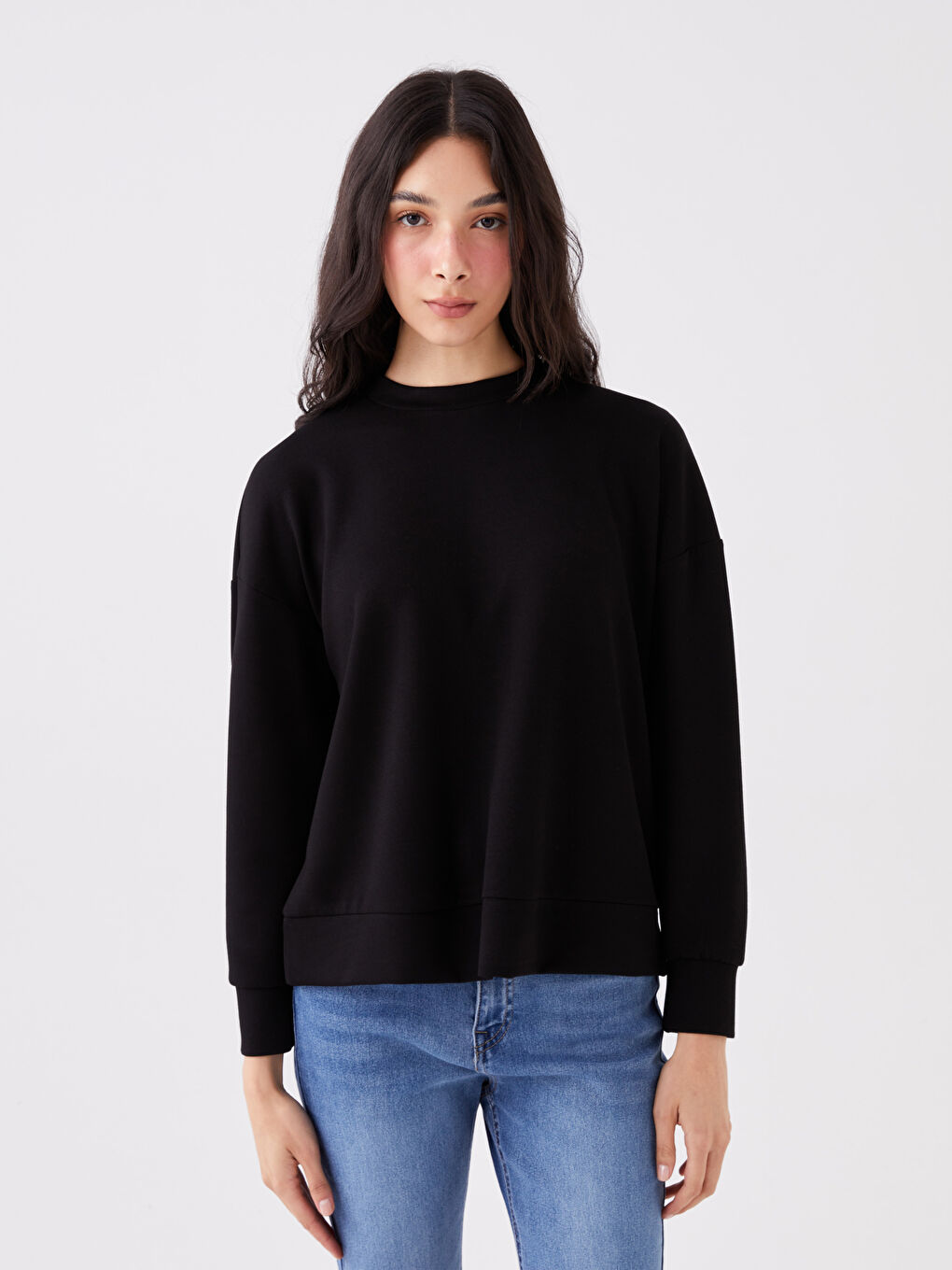 Siyah Bisiklet Yaka Düz Uzun Kollu Kadın Sweatshirt-1