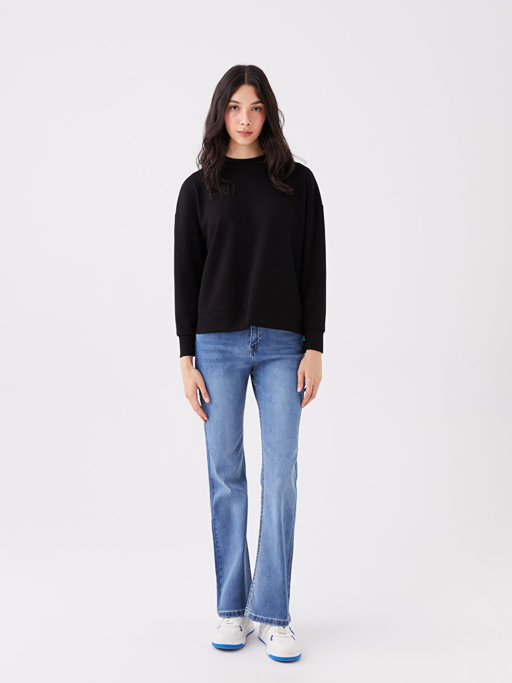 Siyah Bisiklet Yaka Düz Uzun Kollu Kadın Sweatshirt-2