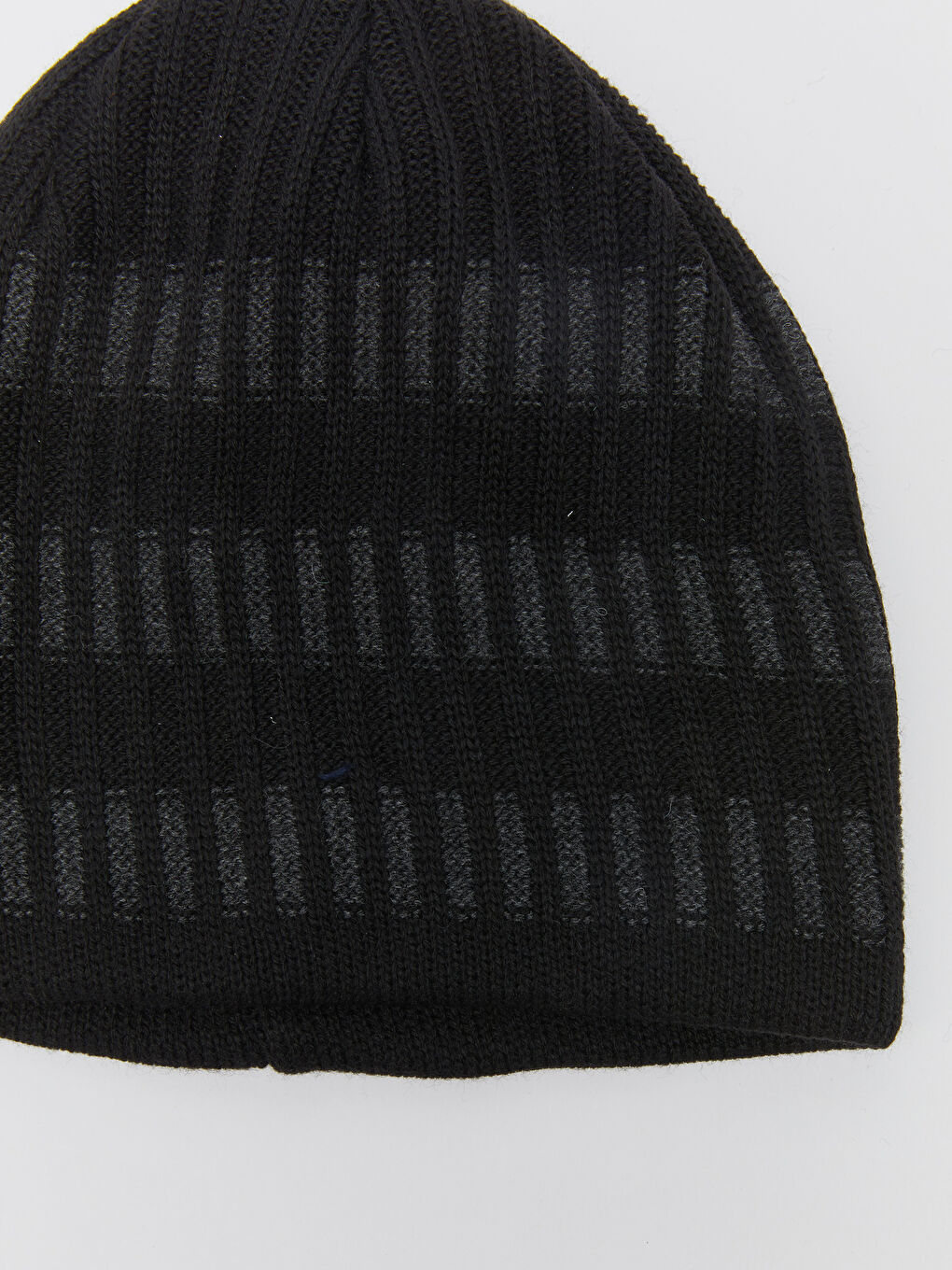 Siyah Desenli Erkek Triko Bere-2