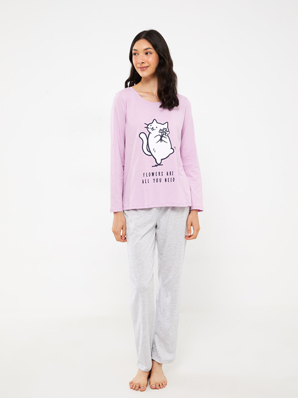 طقم بيجامة بياقة دائرية كم قصير مطبوع للسيدات-2