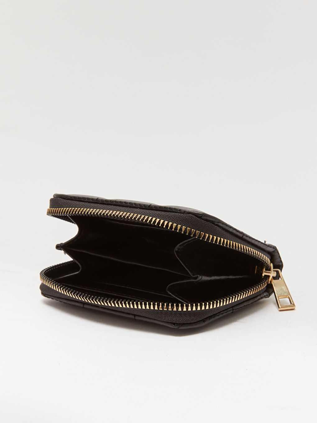 Siyah Deri Görünümlü Kapitoneli Kadın Cüzdan-4