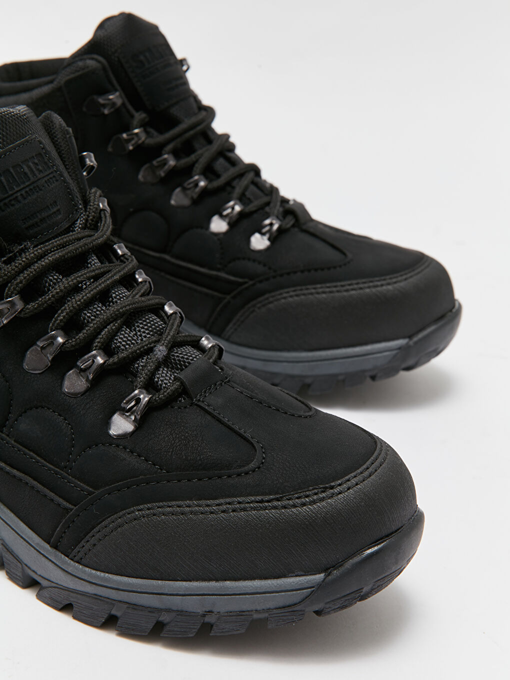 თასმებიანი მამაკაცის სამოგზაურო ჩექმები-2