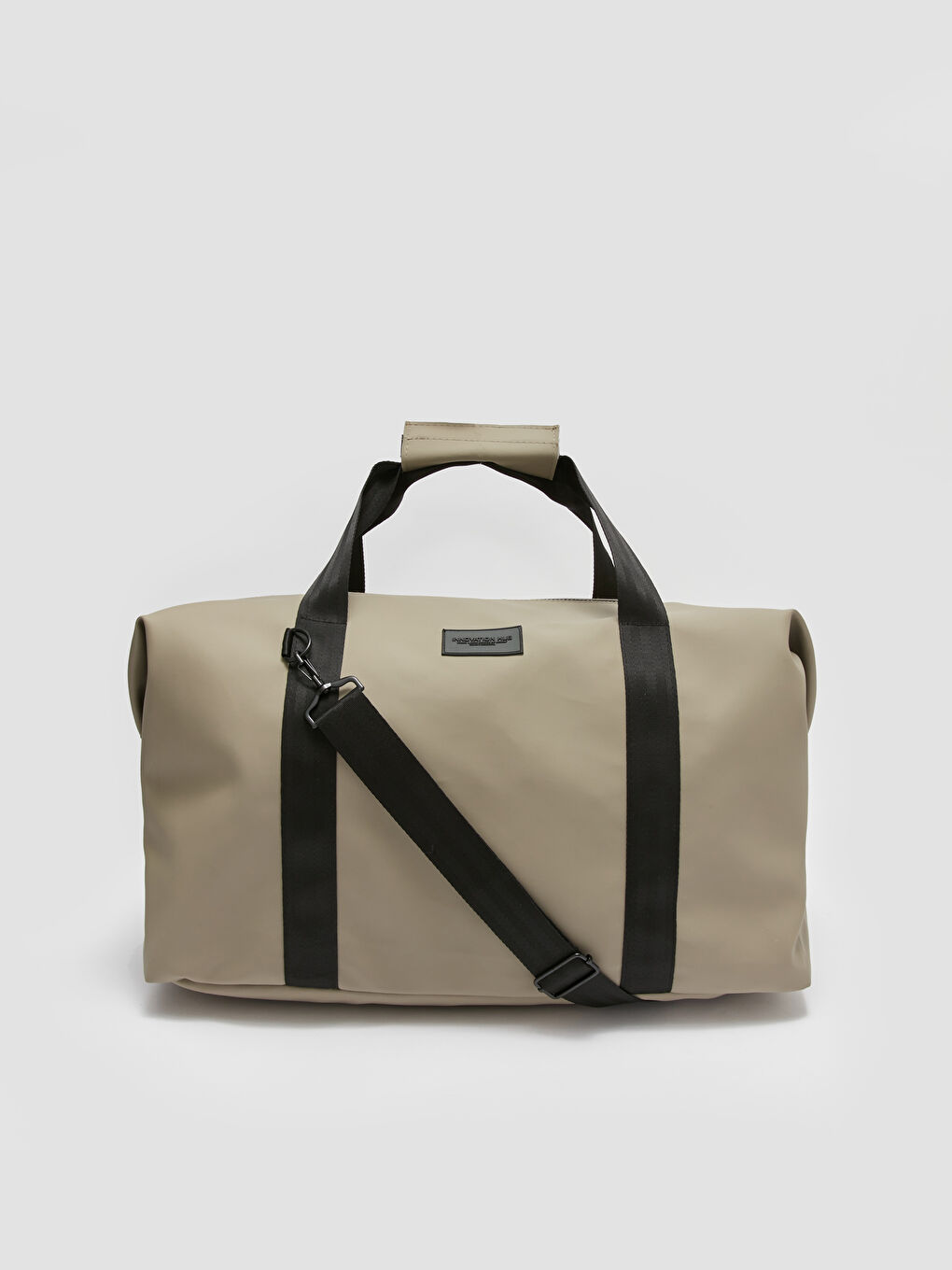 Bej Etiket Baskılı Erkek Spor Çantası-2