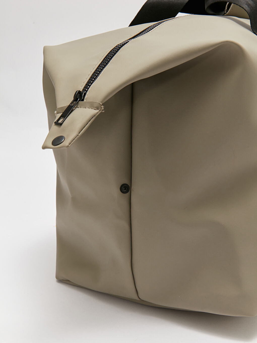 Bej Etiket Baskılı Erkek Spor Çantası-4