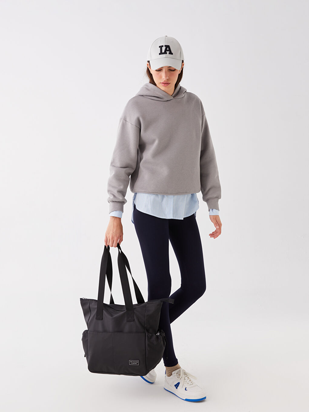 Siyah Deri Görünümlü Kadın Kol Çantası-1