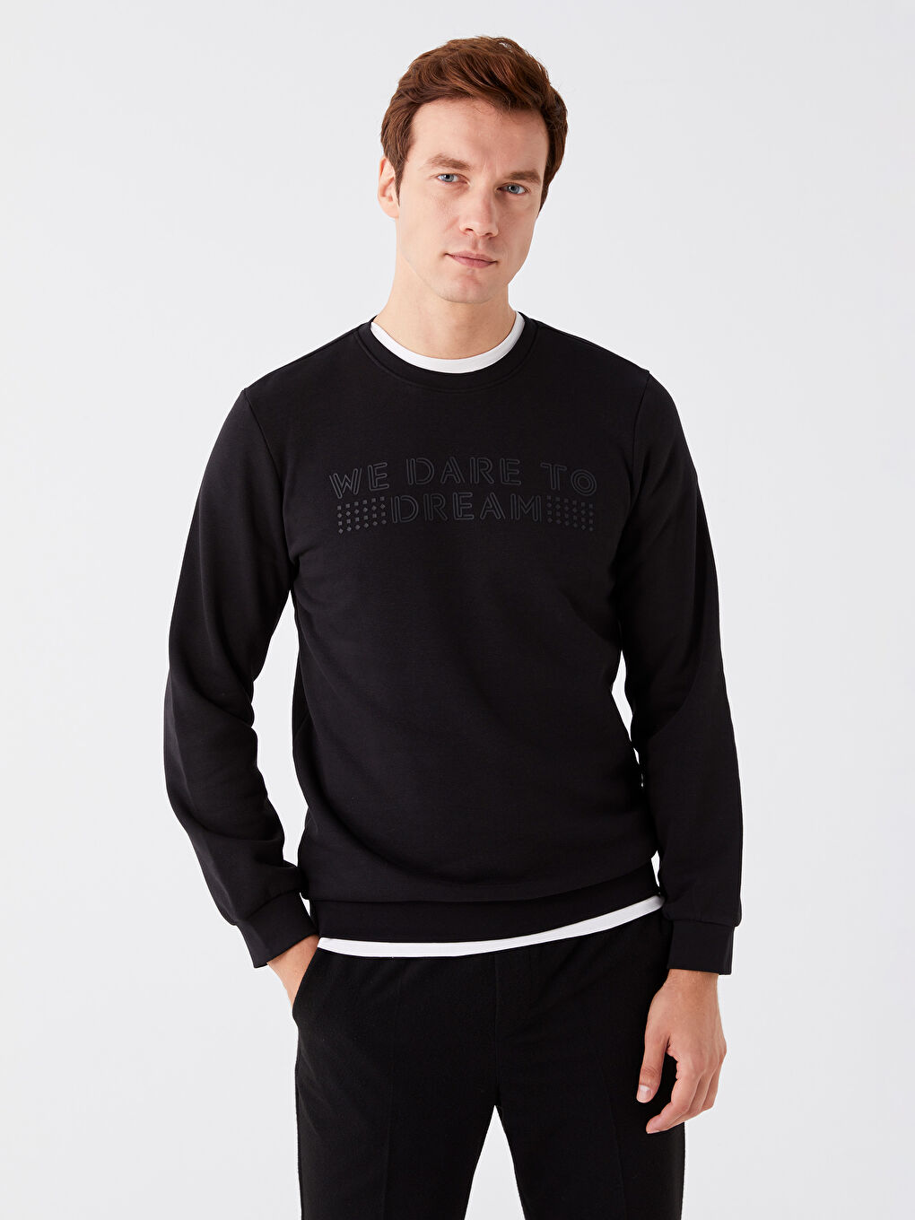 LCWAIKIKI Classic Yeni Siyah Bisiklet Yaka Uzun Kollu Baskılı Erkek Sweatshirt