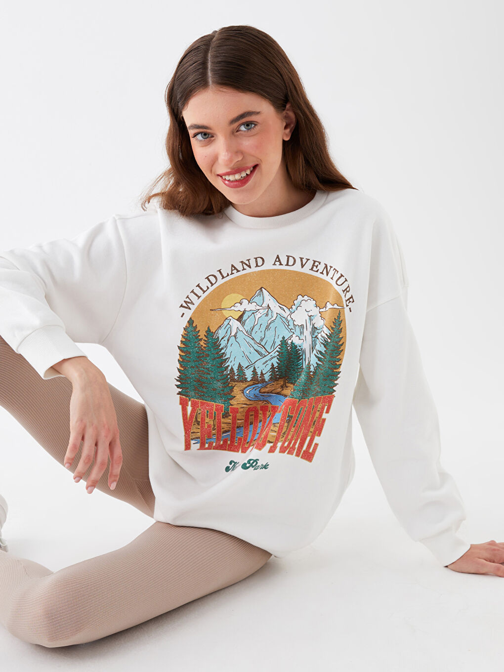 LCW Vision Crew Neck Printed Oversize Women's Thick Sweatshirt -W38340Z8-R9J