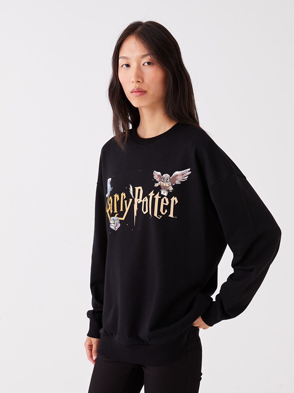 LCW Vision Yeni Siyah Bisiklet Yaka Harry Potter Baskılı Uzun Kollu Kadın Sweatshirt