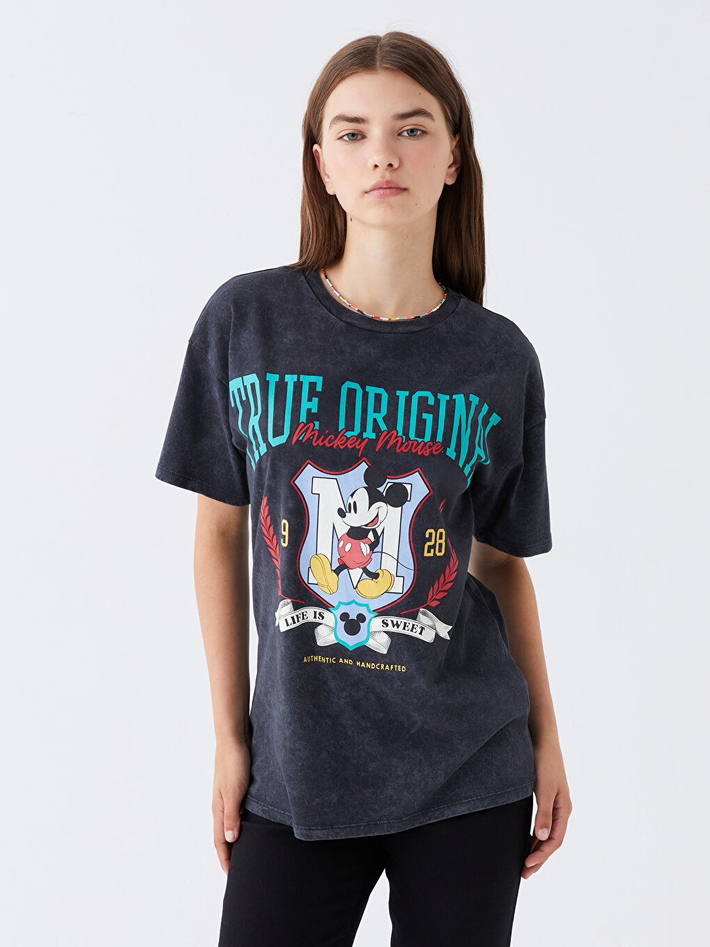 მრგვალი საყელო მიკი მაუსის ნაბეჭდი მოკლე სახელო ქალებისთვის მაისური