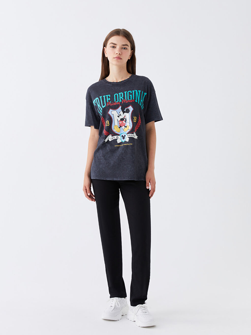 მრგვალი საყელო მიკი მაუსის ნაბეჭდი მოკლე სახელო ქალებისთვის მაისური-1