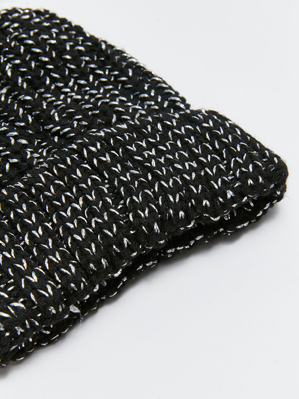 Siyah Ponponlu Kadın Bere-4