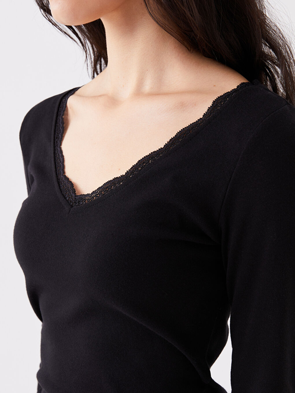 Siyah V Yaka Düz Uzun Kollu Kadın Bluz-3