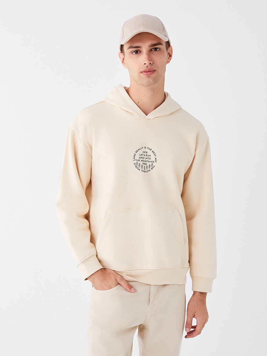 LCW Casual Açık Bej Uzun Kollu Baskılı Erkek Hoodie - 1