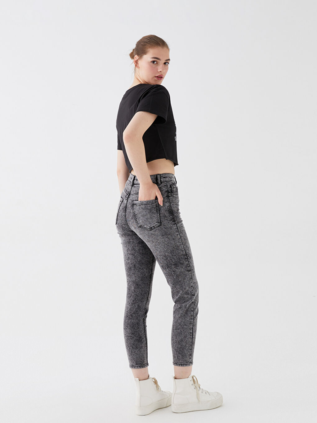 LCW Jeans جینزی ژنانی قاڵبی باریکی دایکانە -W38515Z8-327