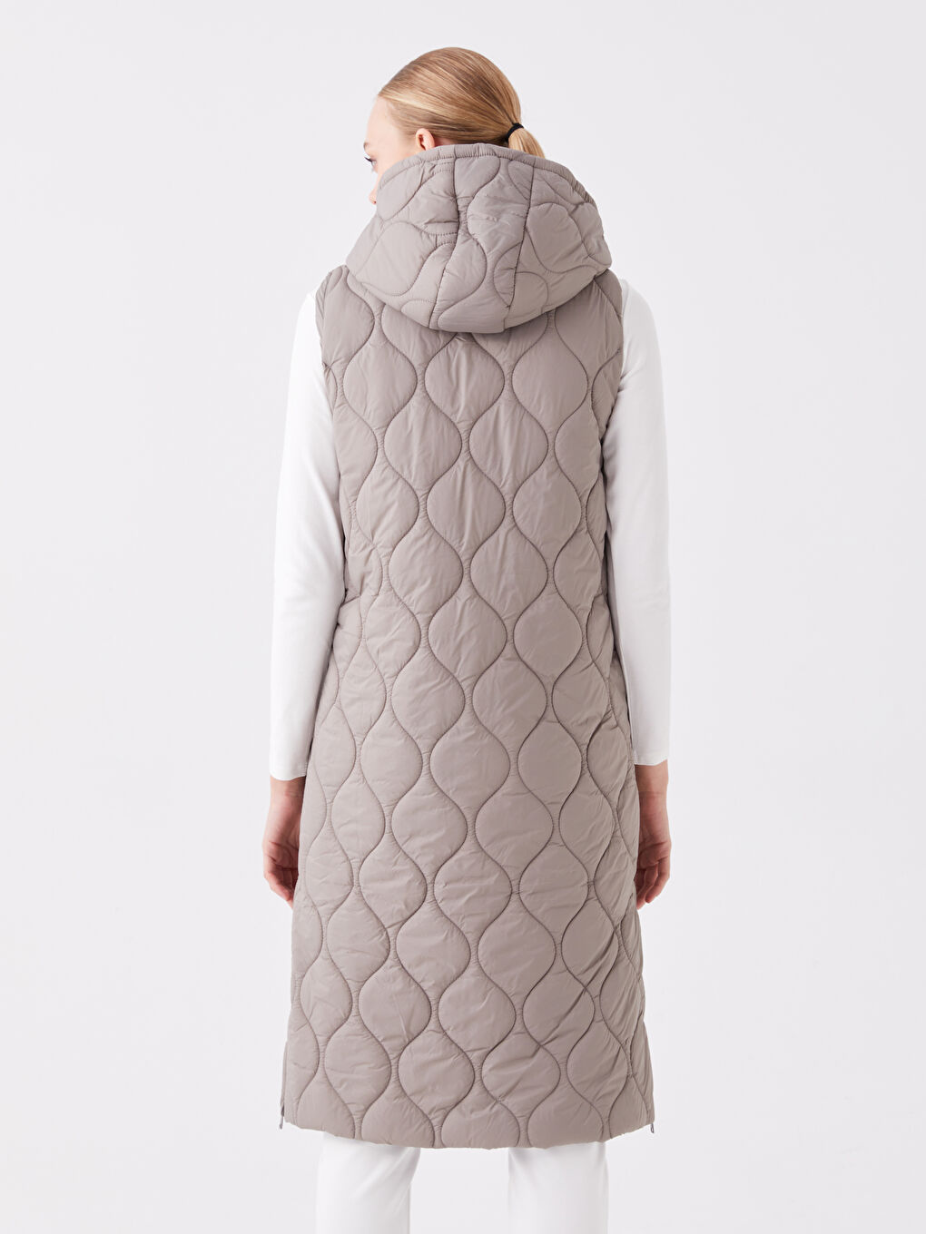 Kahverengi Kapüşonlu Kendinden Desenli Kadın Şişme Yelek-5