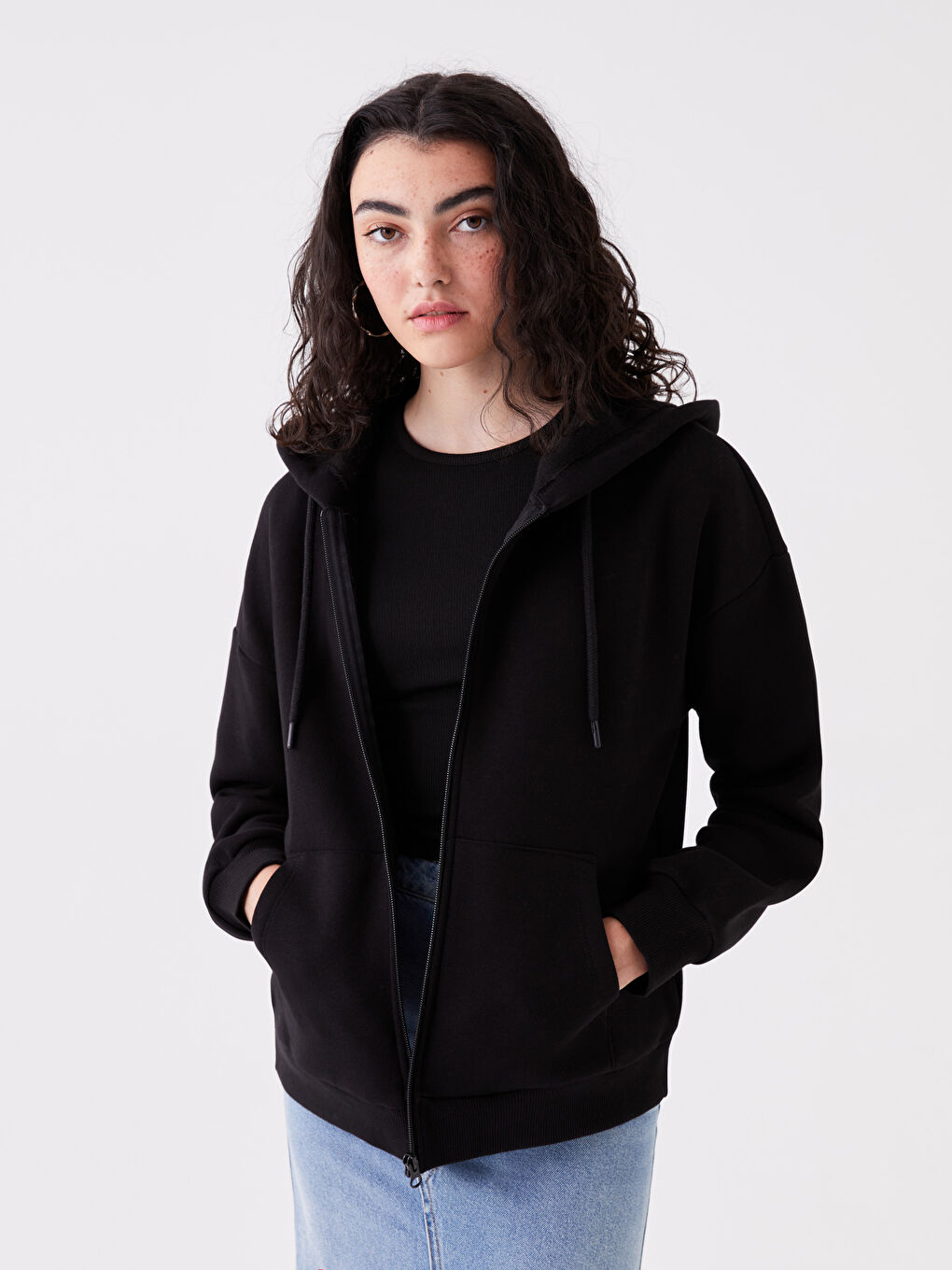 LCW Vision Yeni Siyah Kapüşonlu Oversize Kadın Fermuarlı Sweatshirt