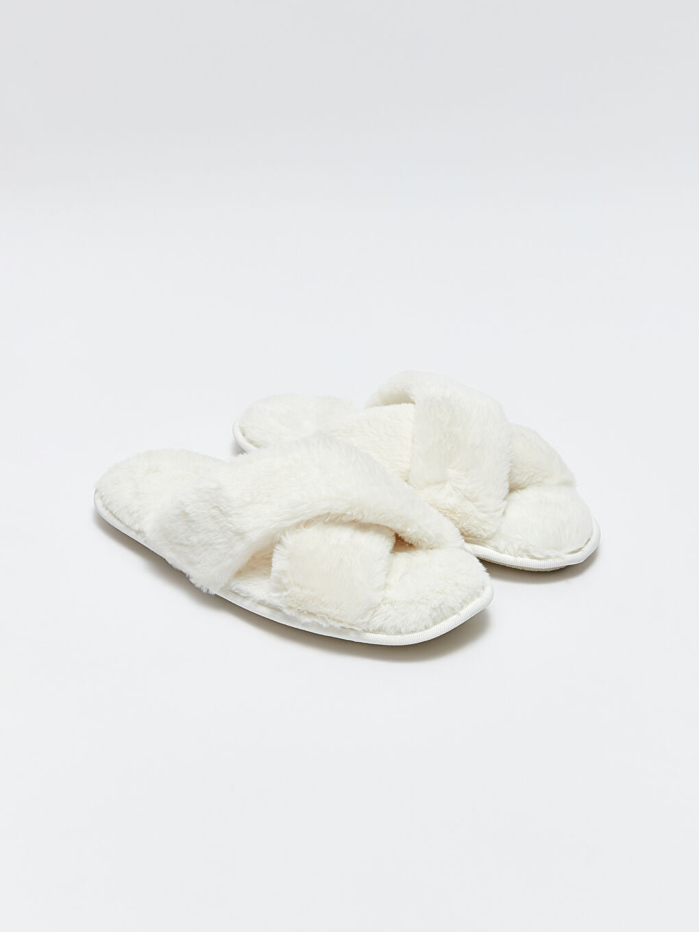 Ekru Kadın Peluş Ev Terliği