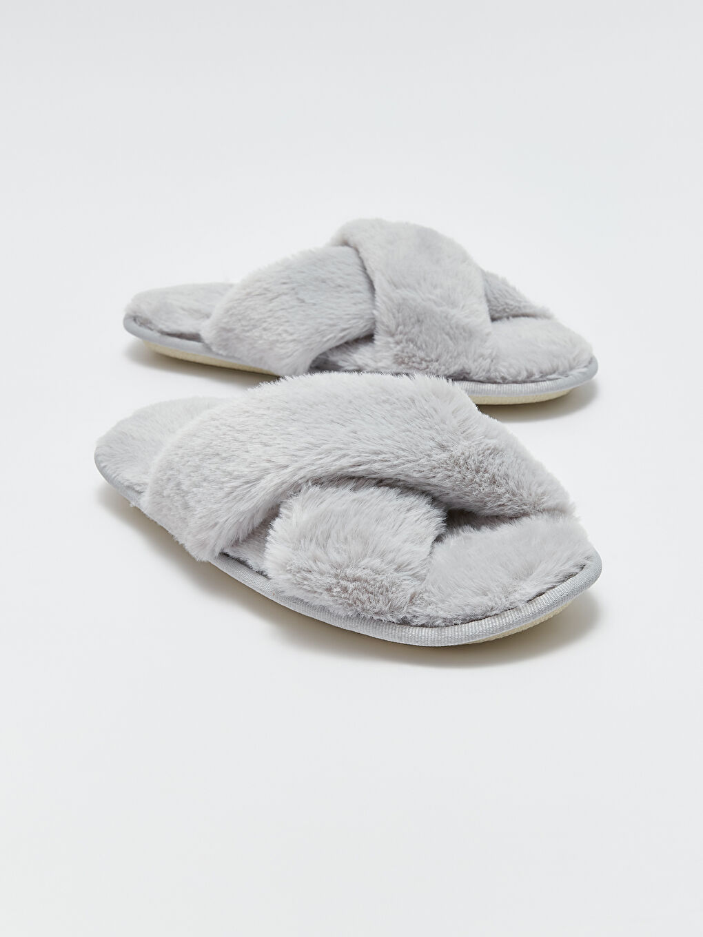 Gri Kadın Peluş Ev Terliği-2