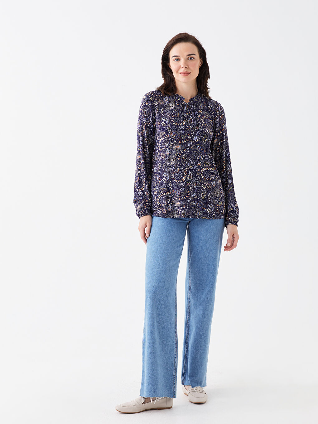 Blouse à Col Lavallière à Motifs et Manches Longues pour Femmes-1