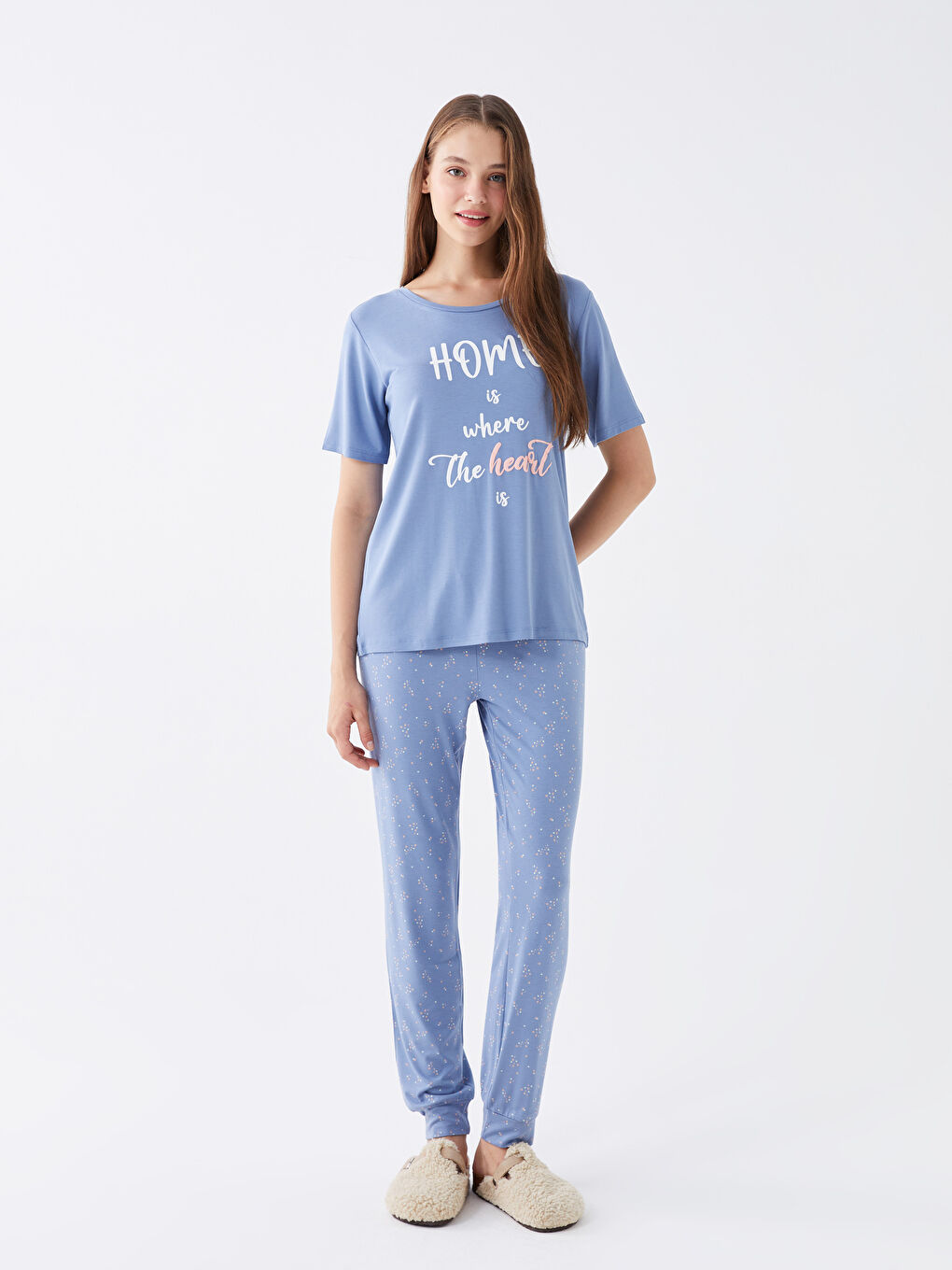 طقم بيجامة بياقة دائرية كم قصير مطبوع للسيدات-1