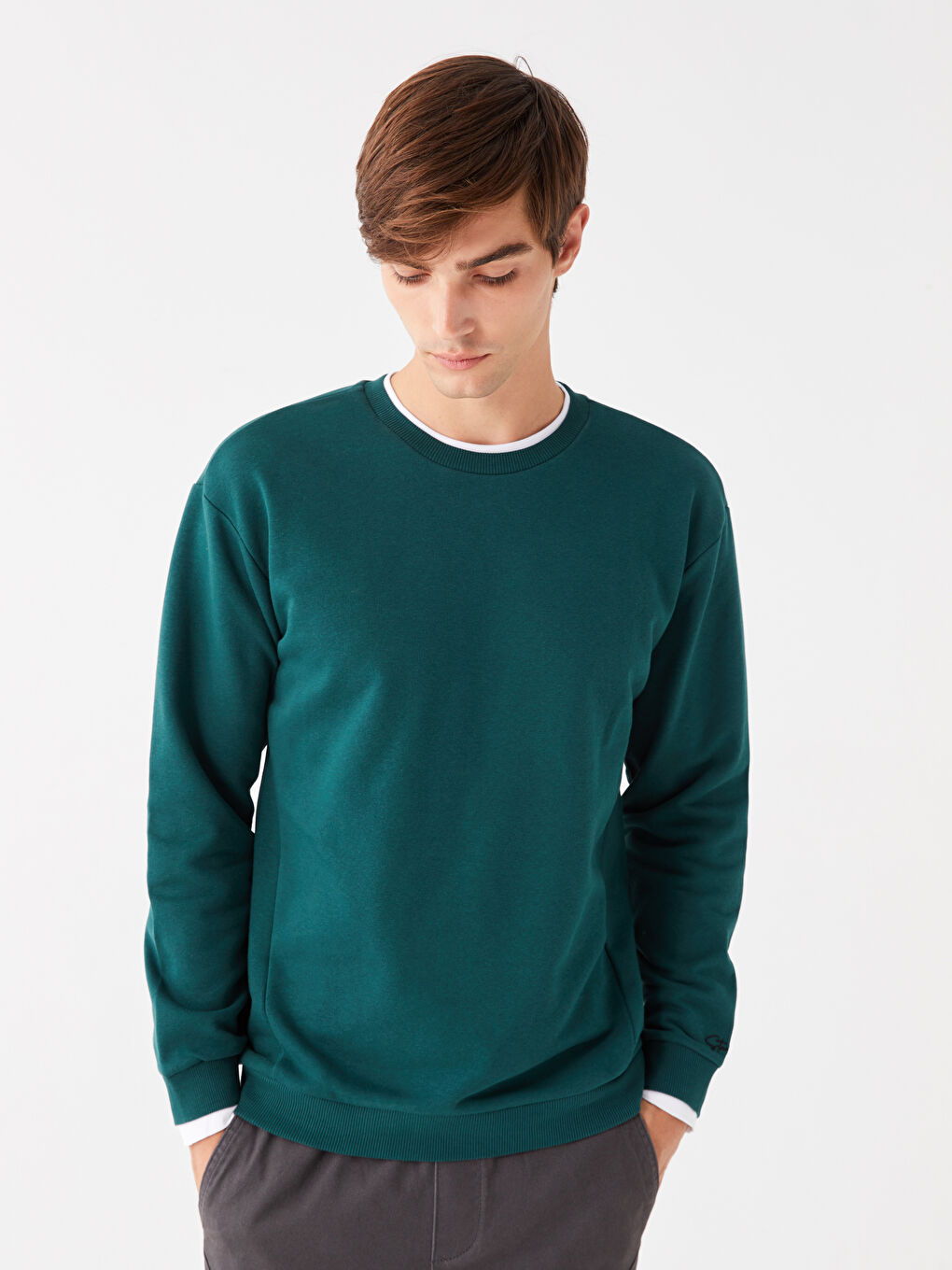 LCW Casual Koyu Yeşil Bisiklet Yaka Uzun Kollu Erkek Sweatshirt - 1