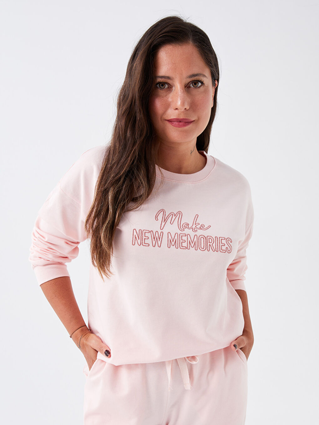 LCW DREAM Pembe Petite Bisiklet Yaka Nakışlı Uzun Kollu Kadın Pijama Takımı - 2