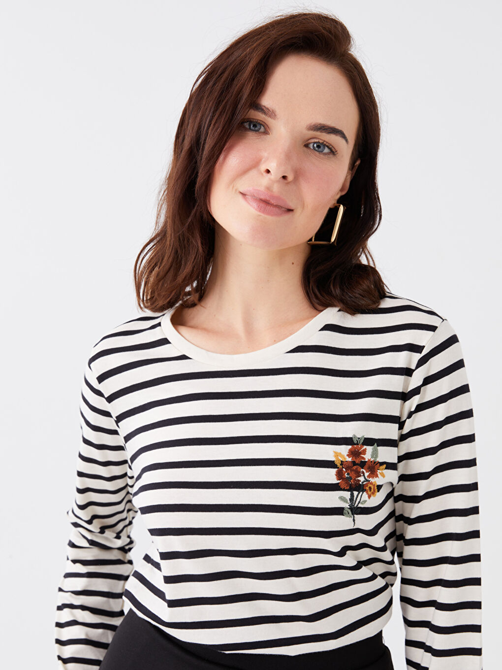 Siyah Bisiklet Yaka Çizgili Uzun Kollu Kadın Tişört