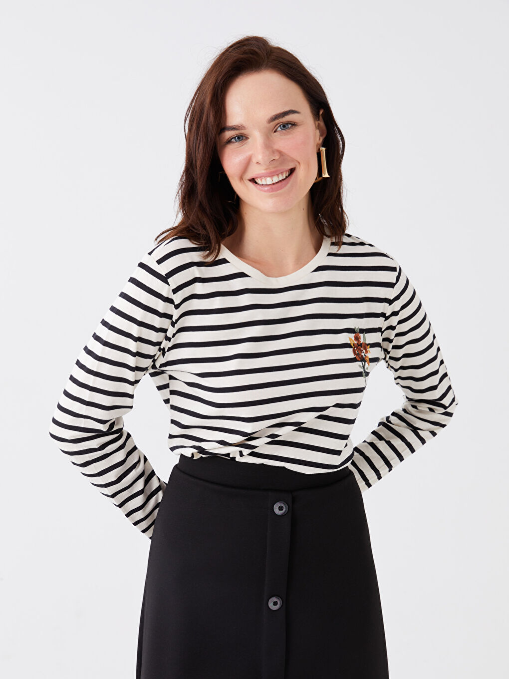 Siyah Bisiklet Yaka Çizgili Uzun Kollu Kadın Tişört-1