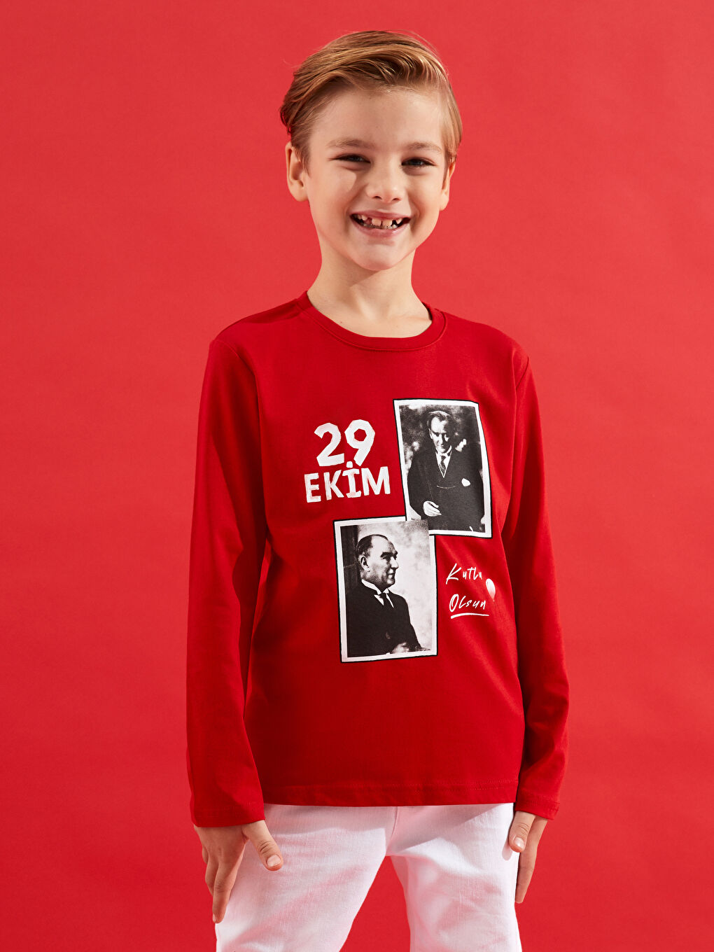 LCW Kids Kirmizi Bisiklet Yaka Atatürk Baskılı Uzun Kollu Erkek Çocuk Tişört