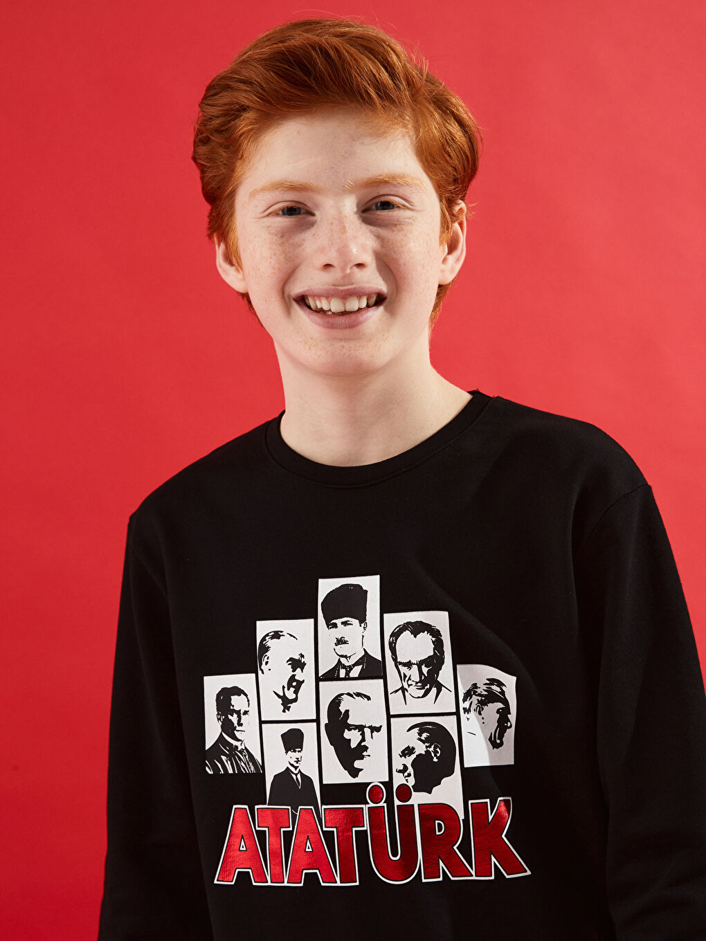 Siyah Bisiklet Yaka Atatürk Baskılı Uzun Kollu Erkek Çocuk Sweatshirt-1