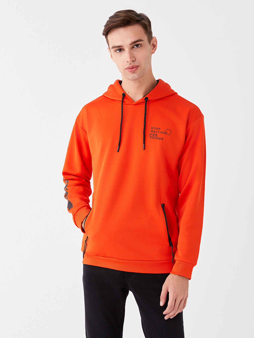 LCW Casual Canlı Turuncu Uzun Kollu Baskılı Erkek Hoodie - 1