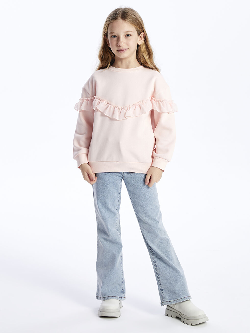 LCW Kids Crew Neck Ruffle Detailed Long Sleeve Girl's Sweatshirt -W39857Z4-FRA