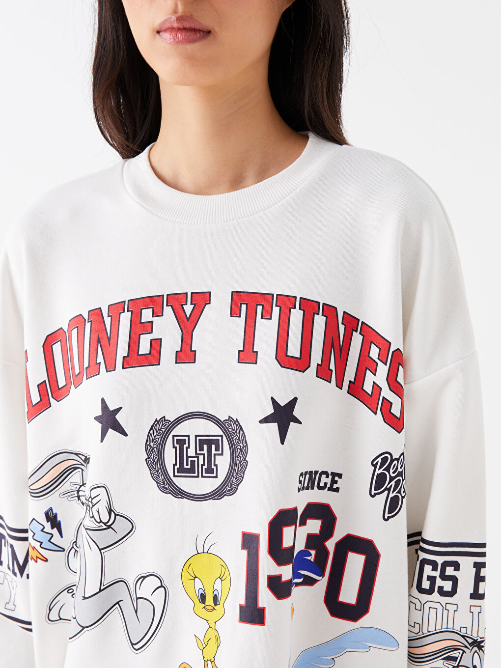 LCW Vision Ekru Bisiklet Yaka Bugs Bunny Baskılı Uzun Kollu Oversize Kadın Sweatshirt - 3