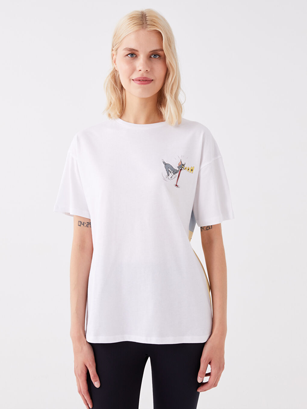 Beyaz Bisiklet Yaka Tom & Jerry Baskılı Kadın Tişört-1