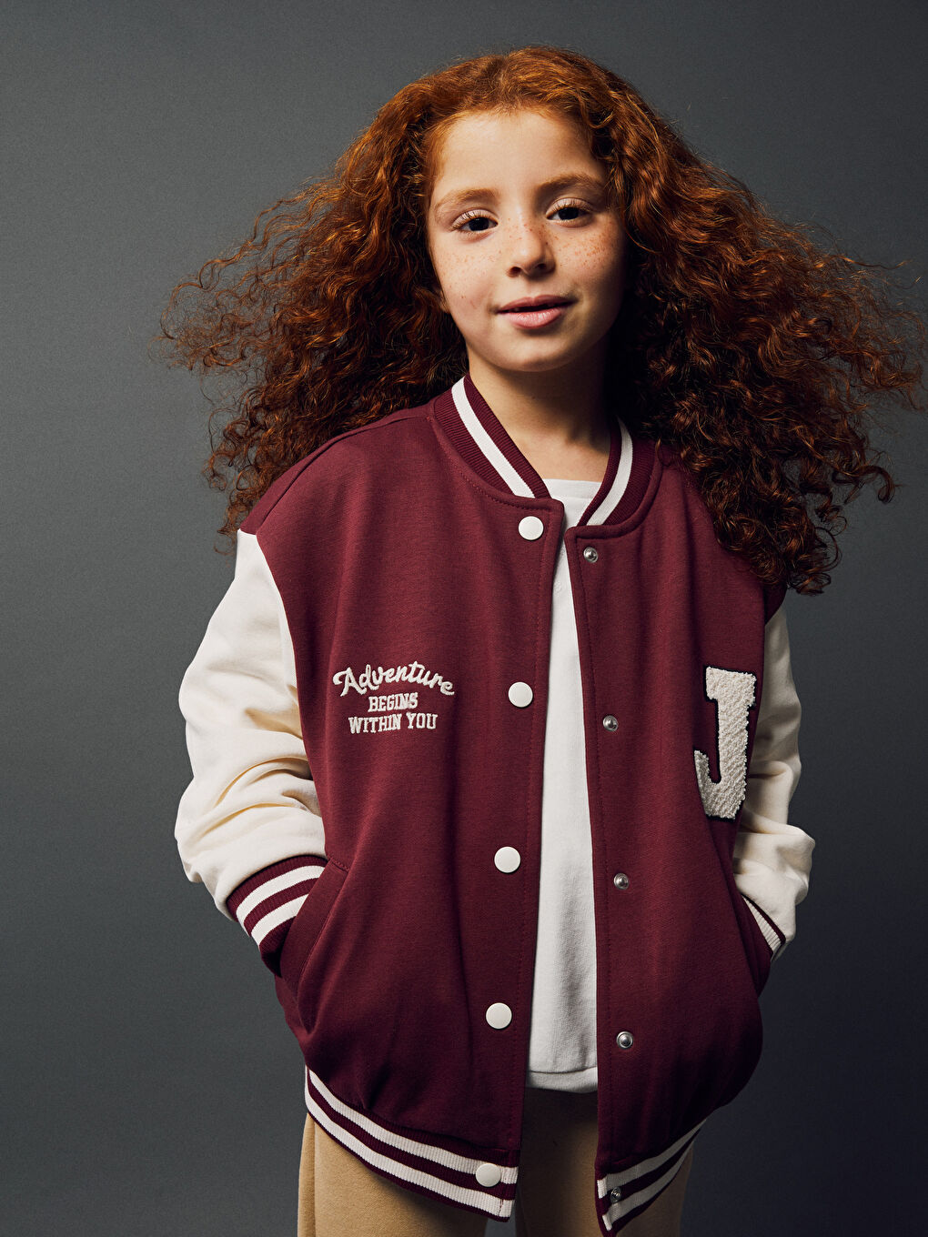 LCW Kids Bequeme Passform College Jacke für Mädchen -W3AC87Z4-HRW