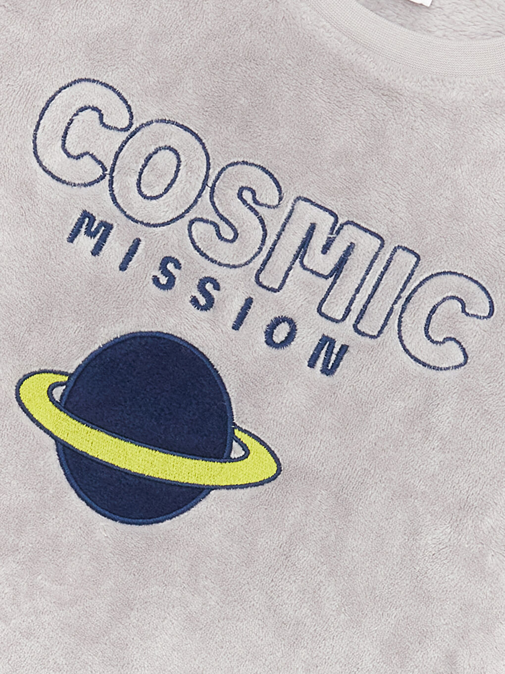 طقم بيجاما أولاد قطيفة مطرز بكم طويل مع غطاء رأس-4