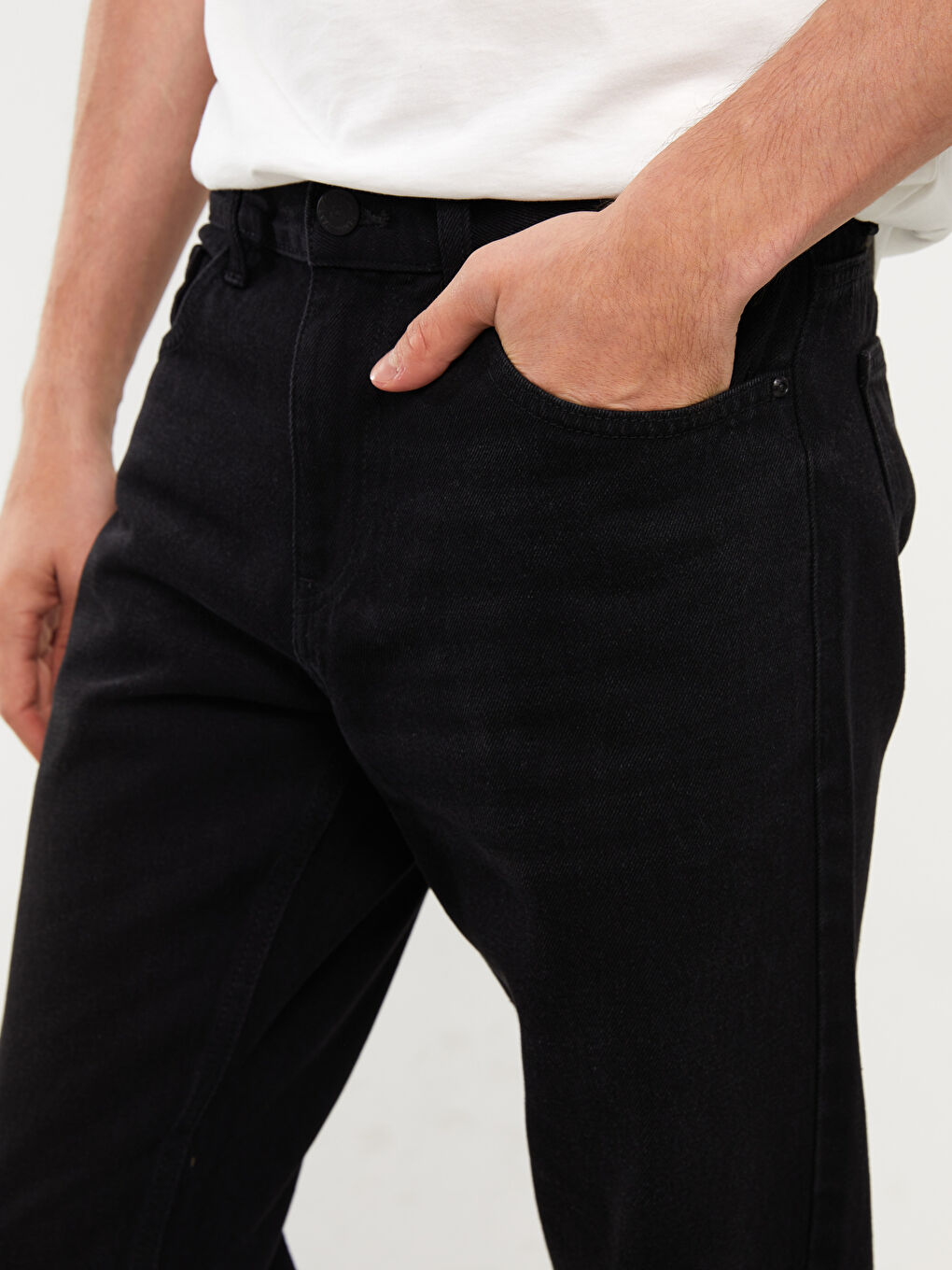 700 Straight Fit Men's Jeans-3