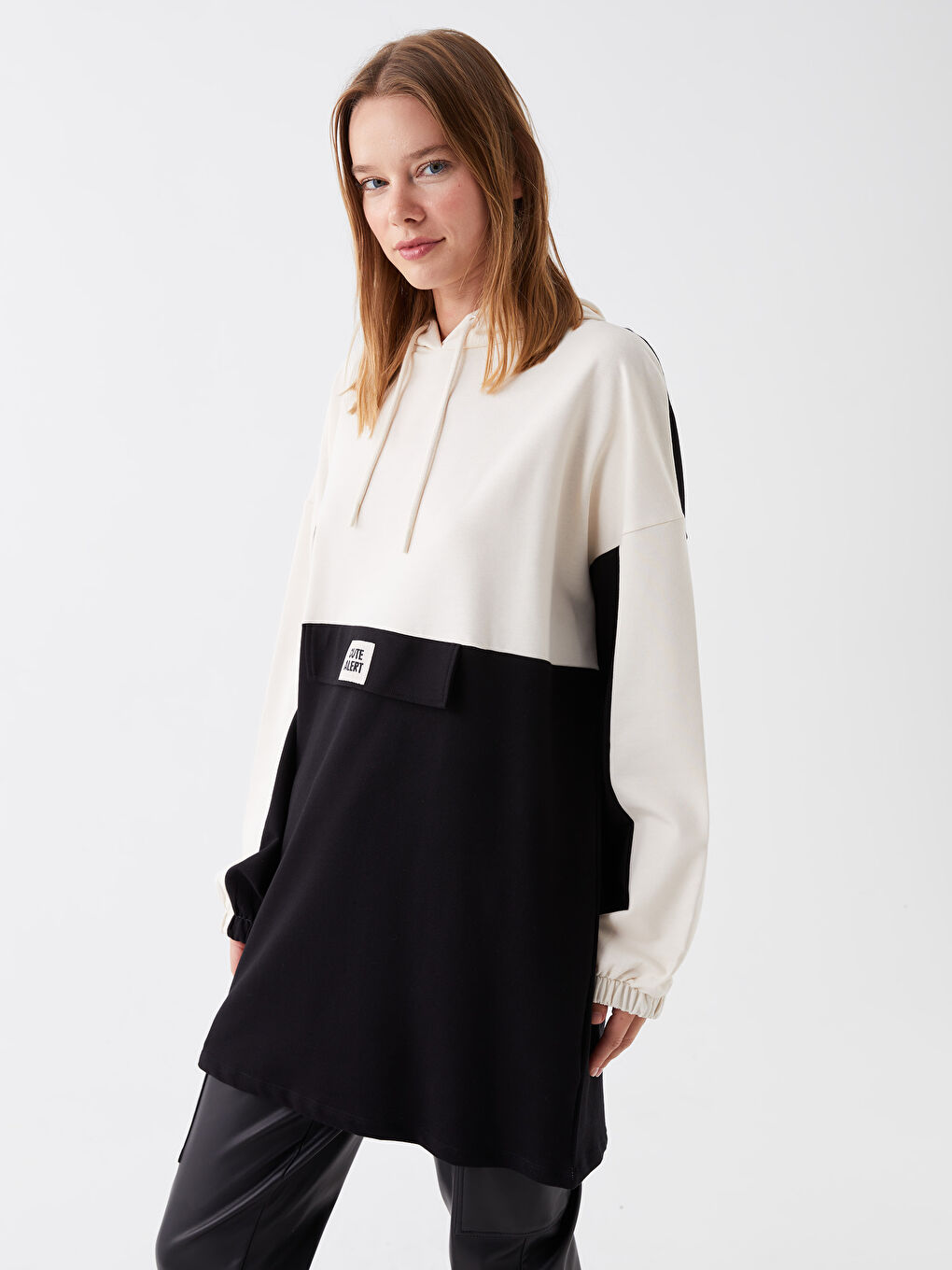 Siyah Kapüşonlu Renk Bloklu Uzun Kollu Kadın Sweatshirt Tunik