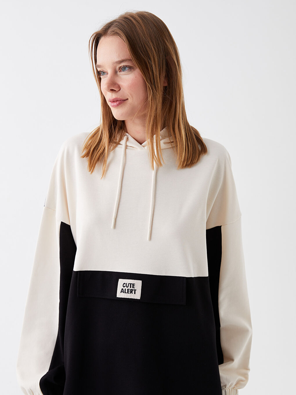 Siyah Kapüşonlu Renk Bloklu Uzun Kollu Kadın Sweatshirt Tunik-1