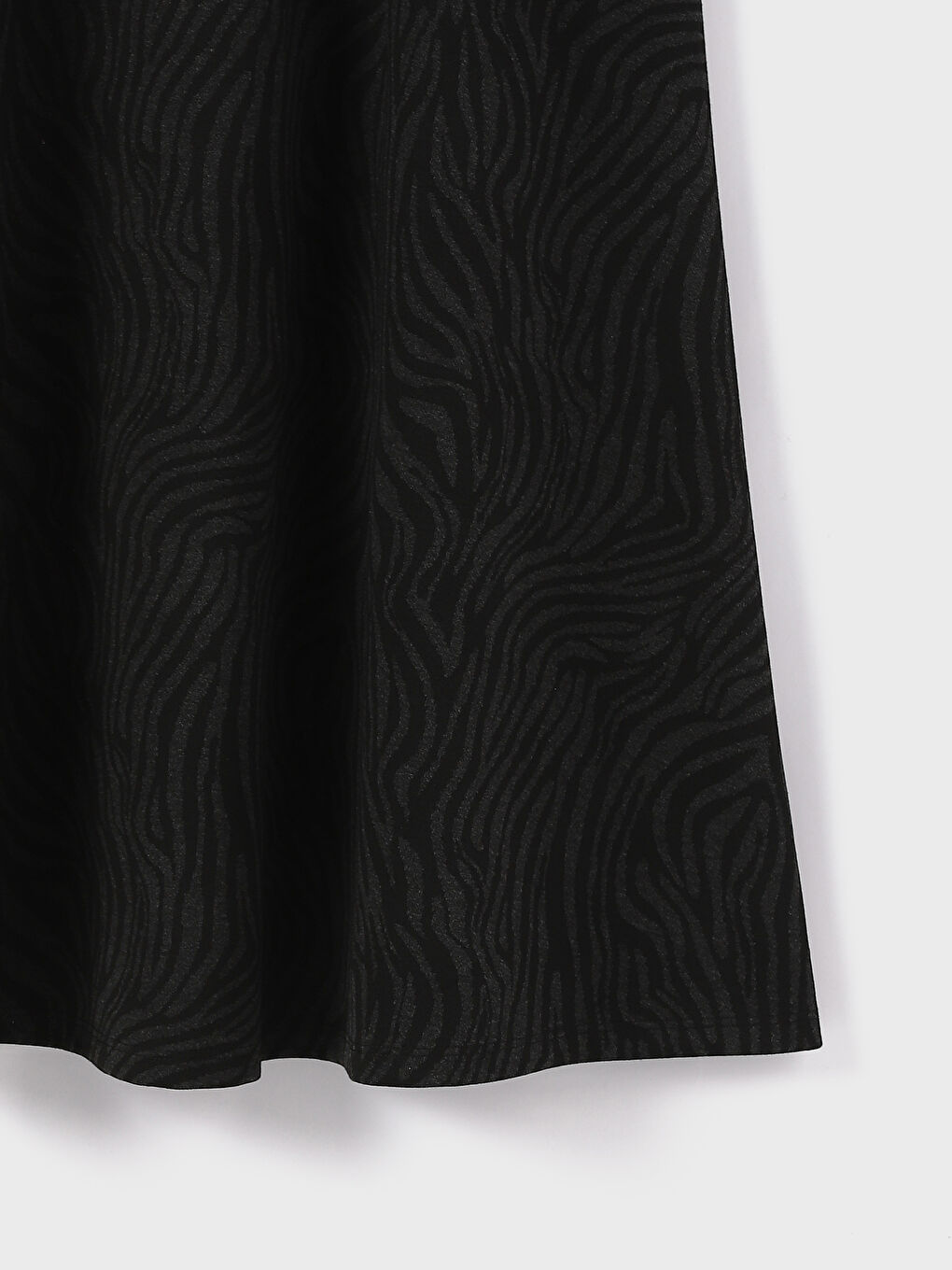 جيبة نسائية واسعة بخصر مرن ومطبوع-4