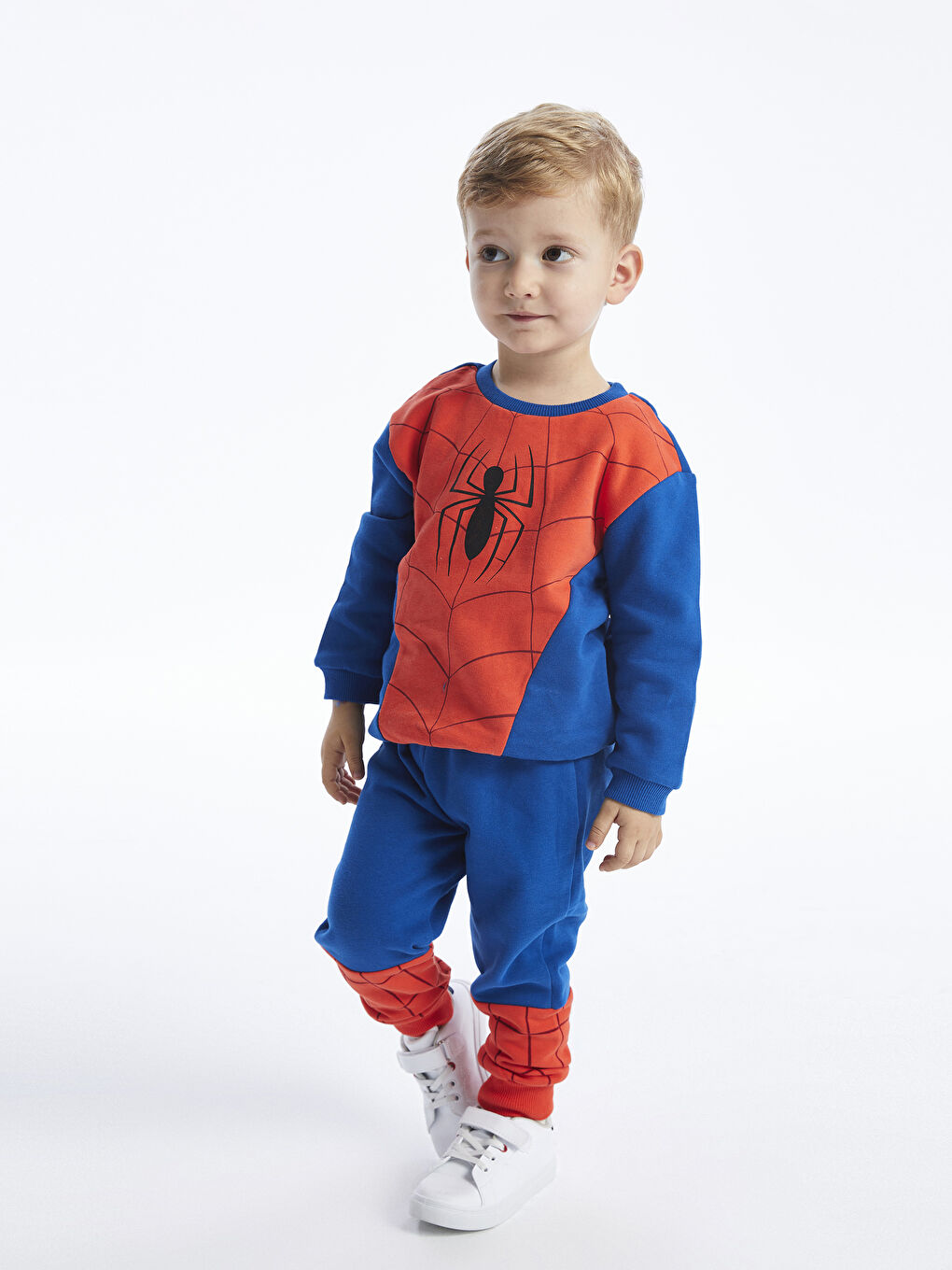 LCW baby Koyu Mavi Bisiklet Yaka Uzun Kollu Spiderman Baskılı Erkek Bebek Sweatshirt ve Pantolon 2'li Takım