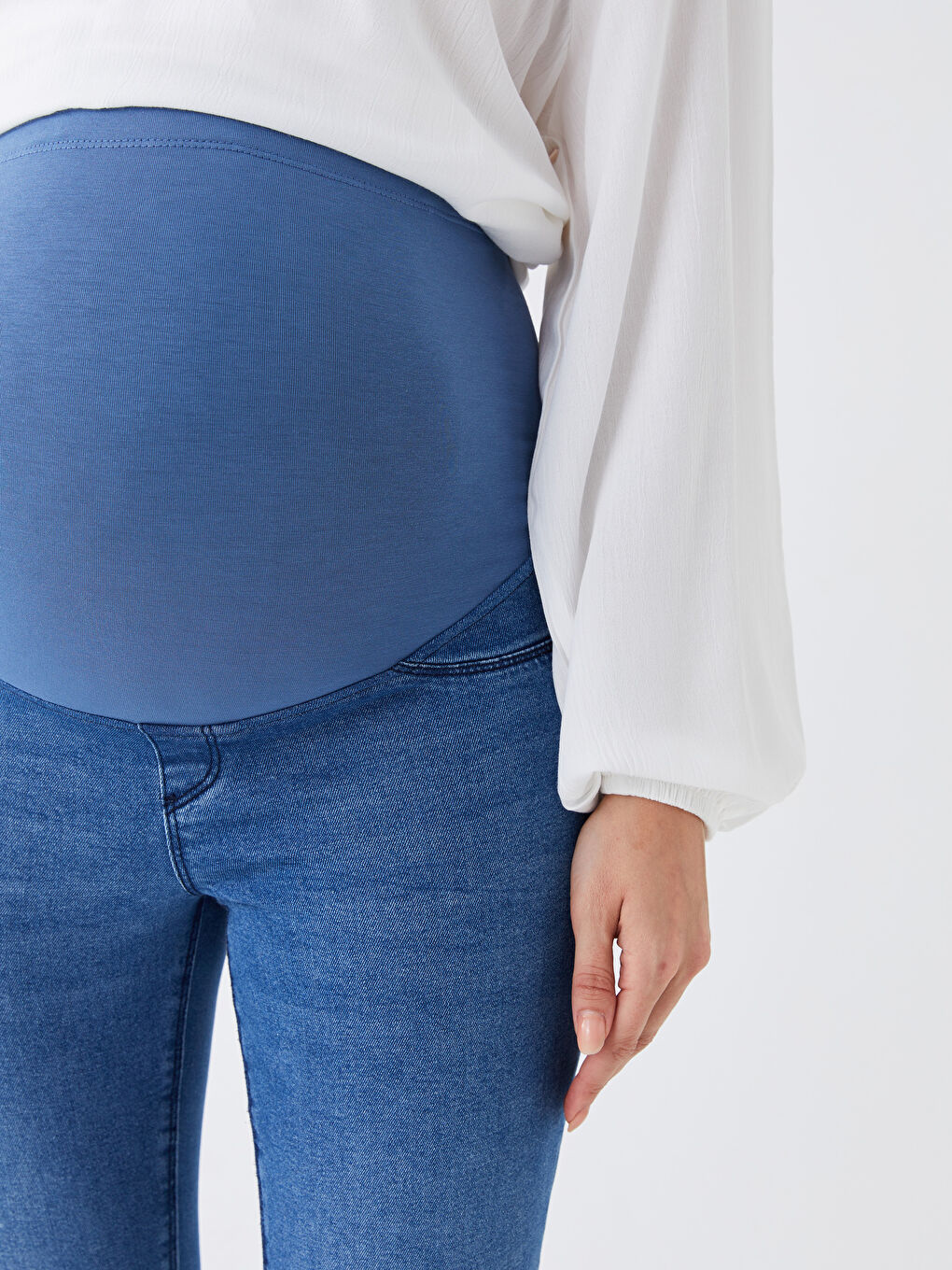 LCWAIKIKI Maternity Orta İndigo Rodeo Karın Panelli Slim Mom Hamile Jean Pantolon - 4