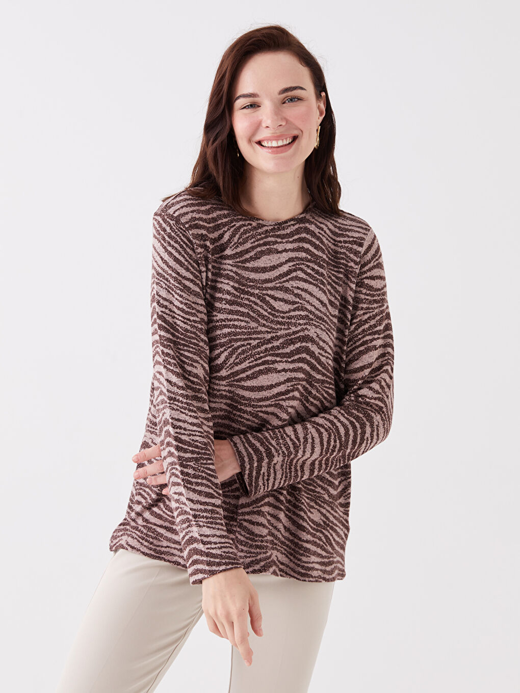 Bej Bisiklet Yaka Desenli Uzun Kollu Kadın Bluz-1