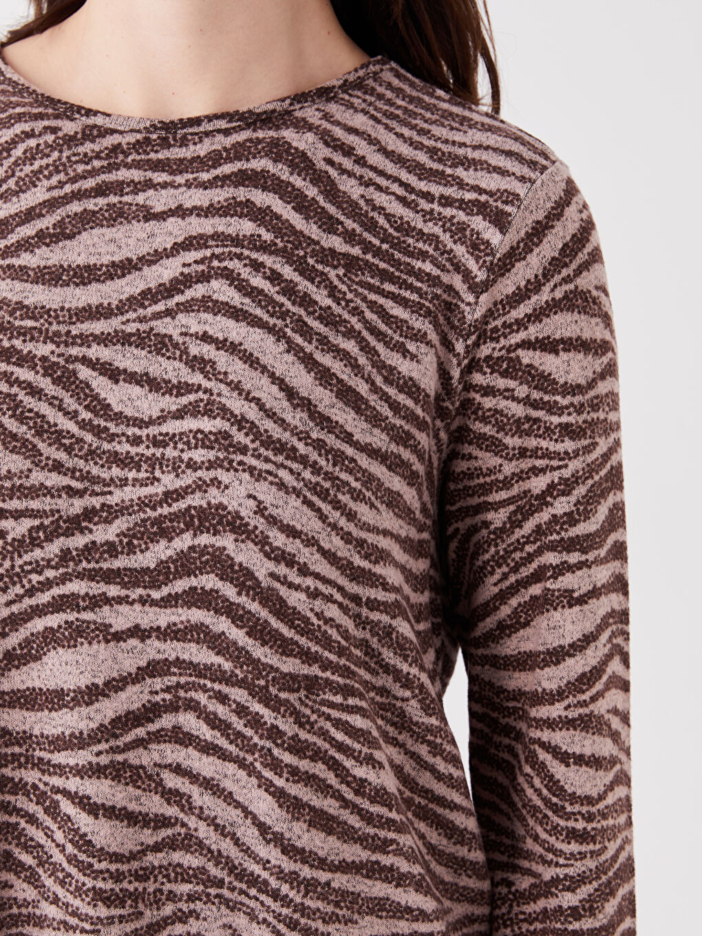 Bej Bisiklet Yaka Desenli Uzun Kollu Kadın Bluz-3