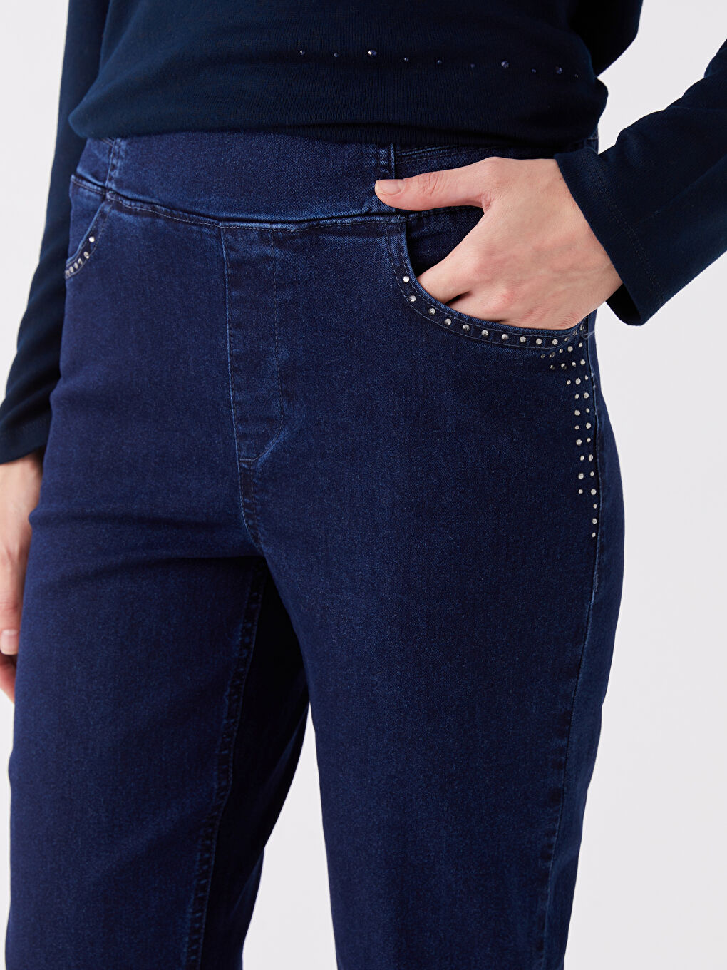 Siyah Slim Fit Parlak Taşlı Kadın Jean Pantolon-1